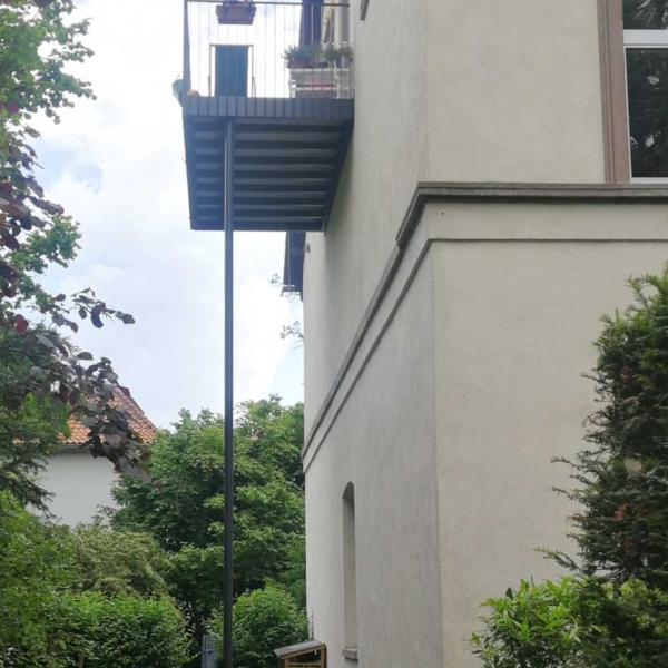 30 - Balkon lackiert, Fußboden Balkoplan (Göttingen)
