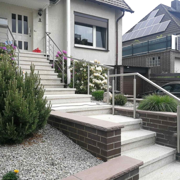 gelaender-aussen-41 41 - Eingangsgeländer, Edelstahl (Wiensen)