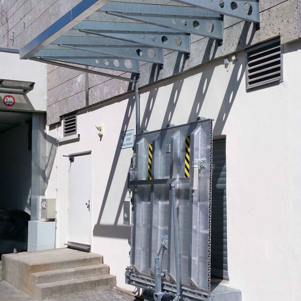06 - Schutzdach für Laderampe (Göttingen)