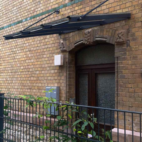 13 - Abgehängtes Vordach (Göttingen)